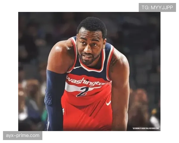 弗朗西斯无球跑动减少，持球单打占比提升改变进攻节奏